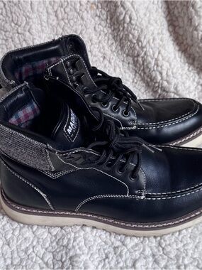 Steve Madden Black Leather Lace-Up Ankle Boots with Gray Collar